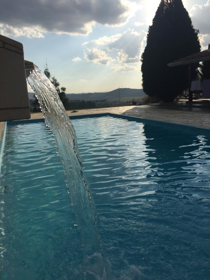 Linda Chacara Com Piscina Villa Atibaia Luaran gambar